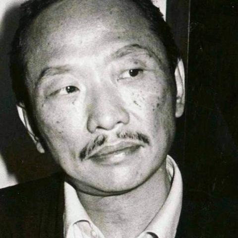 梦幻古龙与梦幻江湖的区别：古龙为历史虚拟，江湖为武侠世界真实。