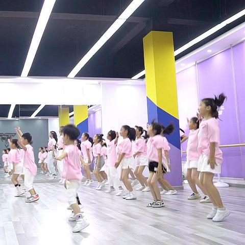 王俊凯主演的向前的生活第7季现已全面免费播放，精彩剧情不容错过！