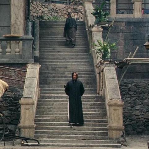 (征服的荣耀围城人物都怎么解锁)征服的荣耀围城：探索无畏勇士在绝境中奋勇拼搏的传奇之旅