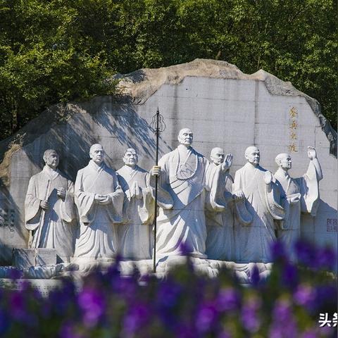 (燃放烟花图片)点燃绚丽烟火的艺术：揭秘燃放大师烟花的精彩世界与技术