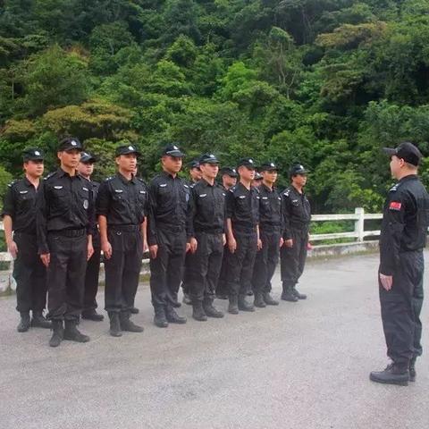 (霸气团结的口号和队名)十大霸气口号：团结一心，共创辉煌，我们的小组绝对不输！