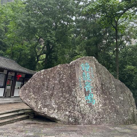 游戏爱好者引颈期待：浪漫冒险游戏《云海之下》公测时间确定，是否有望改变行业格局？