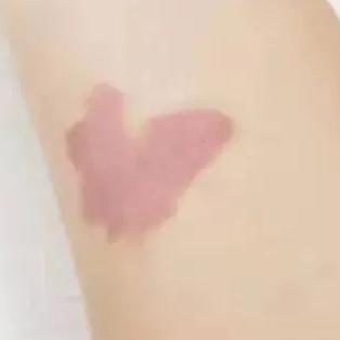(鹤吻痕的形成原因及位置)鹤吻痕寓意和象征：唤醒传说中的神话力量