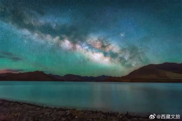 迷梦永夜星河，璀璨如梦，流光溢彩，启程向未知的宇宙深处