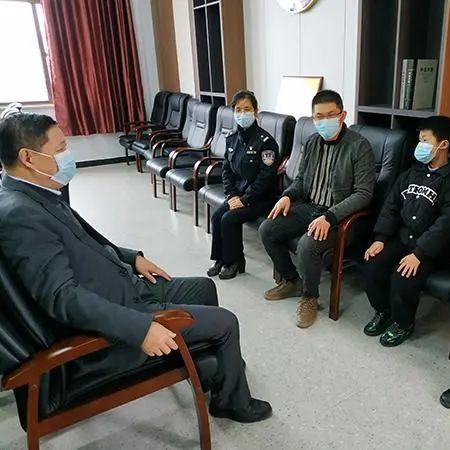 (我想成为校长作文)我想成为校长，拒绝无限钞票的诱惑，坚守无广告理念