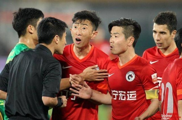 (中国足球暴力犯规)中国足球暴力事件频发，如何扭转困境保卫体育精神？