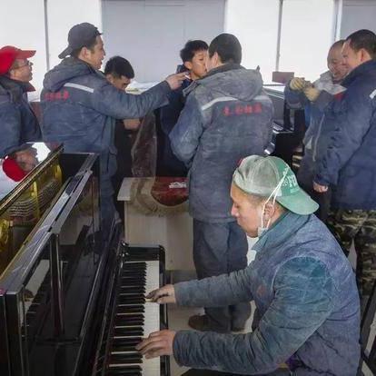 (世界最著名的钢琴大师是谁)谁是世界上最著名的钢琴师？探寻音乐界领袖的无穷魅力
