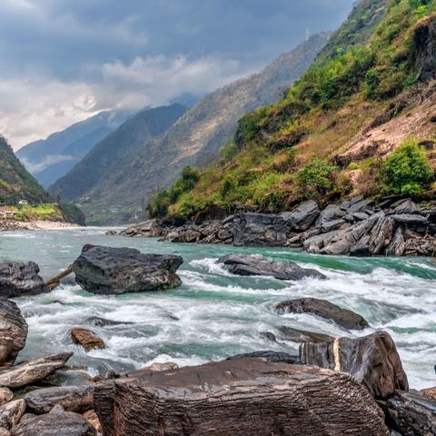 (独龙江乡旅游攻略)探寻神秘之境：云南独龙江风景区深度游