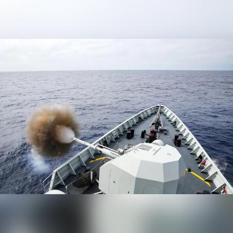 探析未来交错战线未和谐图鉴:陆地海空三维空间战略布局与军事技术革新