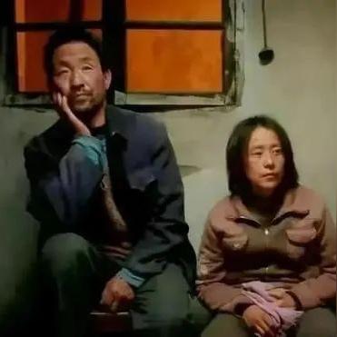 (燃烧吧火苗是什么歌)燃烧吧火焰歌词：点燃你内心的热情，唤醒冷漠的世界。