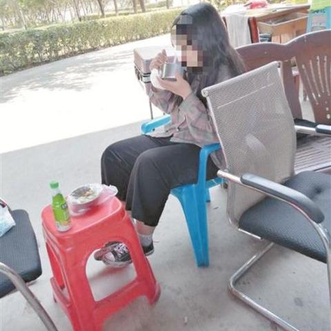 (流浪地球开箱)探索未来科幻世界：流浪地球特别版限量耳机