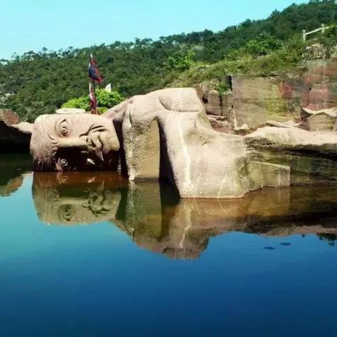 (蔚蓝洞窟探索)探索蔚蓝关卡神秘之旅：图文攻略全解析