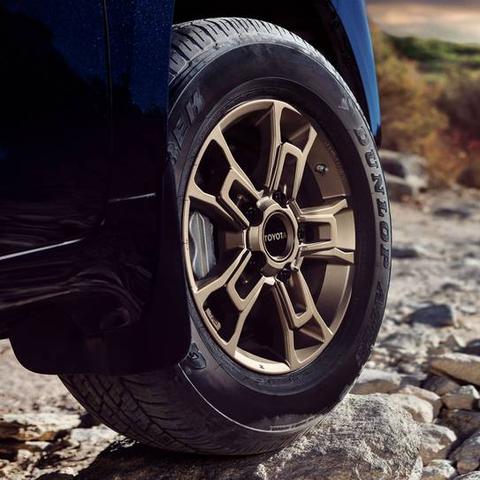 探索游戏世界无限可能：永恒徽章MOD作弊菜单MOD自由游玩攻略与评析