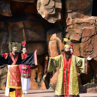 如何通过专业训练与积极参与全民乐舞活动，找回以前熟练的舞蹈技巧和热情？