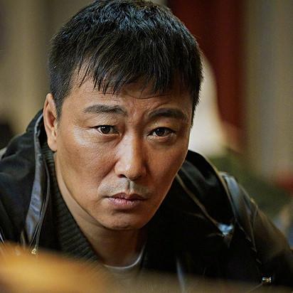 探寻幸存者传说手游中的悬疑与冒险：究竟谁能在残酷的世界中生存下来？