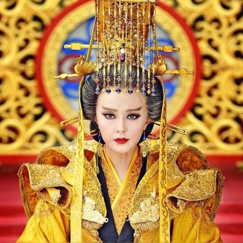 (霸御乾坤哪个职业)霸御乾坤哪个角色厉害？一场终极对决，探寻最强王者之谜