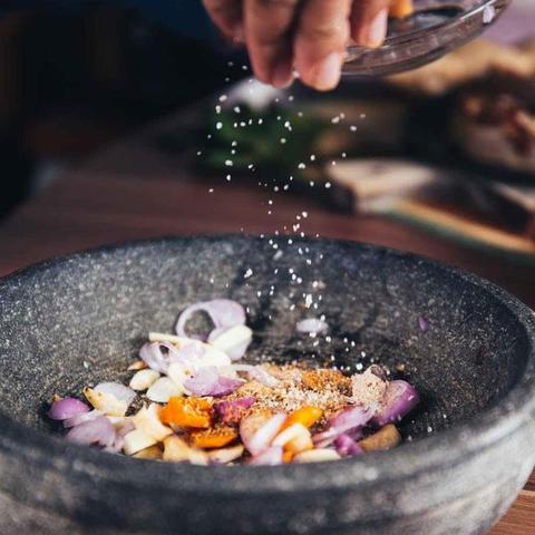 (大菠萝和难挑的鳄梨)大菠萝被围攻：历史悠久的鳄梨椰子果实如何赢得胜利？