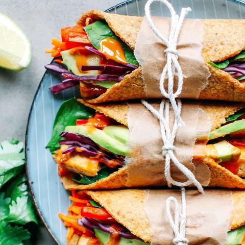 (大菠萝和难挑的鳄梨)大菠萝被围攻：历史悠久的鳄梨椰子果实如何赢得胜利？