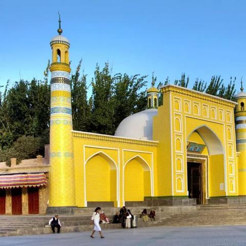 (黎明召唤怎么样)深度探索：'黎明召唤'游戏的版本迭代与更新详解