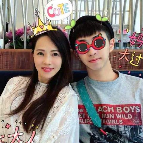 (玫瑰少年钢琴谱数字键盘)用电脑键盘弹奏的玫瑰少年钢琴曲谱，给你带来别样的音乐盛宴