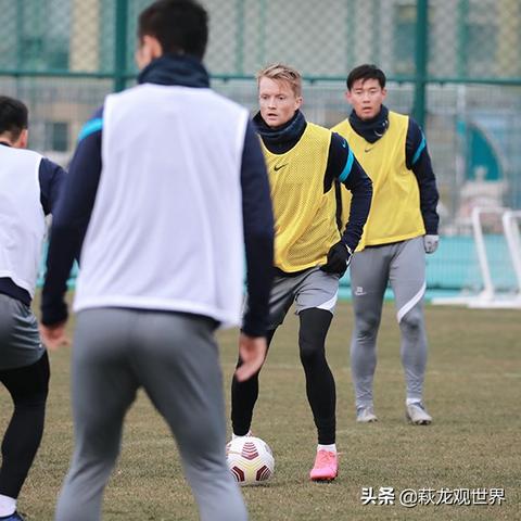 冲冲军团无限金币无限钻石，畅玩游戏尽享无限财富和资源的快乐生活