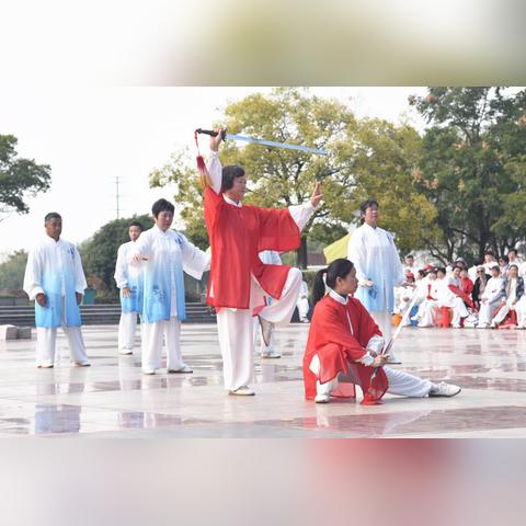 (三十二式太极剑介绍)深入探究三十二式太极剑的奥秘与实战应用 (三十二式太极剑介绍)深入探究三十二式太极剑的奥秘与实战应用