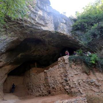 (遗址属于什么文化)遗址究竟是古代文明的遗迹还是实物文物呢？