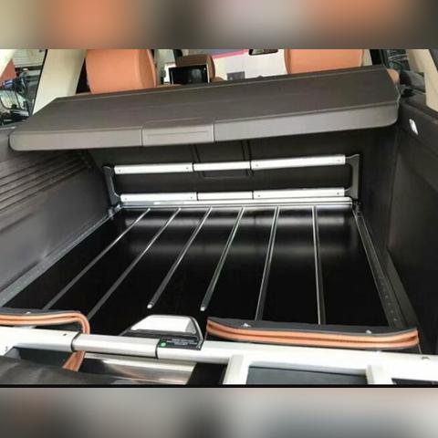 揭秘暴发户日常生活：酒店豪华宴会到私人游艇，奢华生活全景揭秘