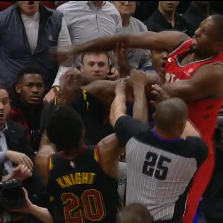 (射击与闪躲小游戏)射击与闪躲微信小程序下载，挑战你的反应力和技巧水平