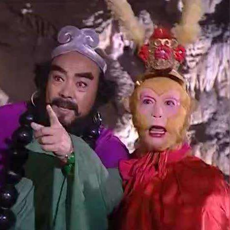 探究彩虹糖和琉璃盏的区别：分别从材质、制作工艺和使用场景三个方面进行比较