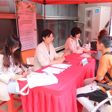 (恋爱短剧剧本)男主角在短剧中的恋爱进行时：他是怎样的爱情故事主人公？