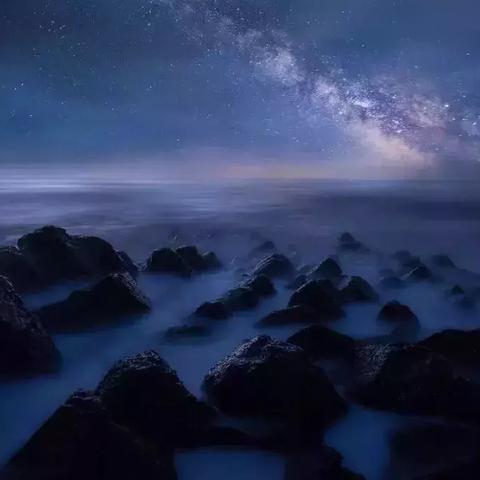(小岛的背景介绍)探秘小岛的写作背景资料 绘制神秘而美丽的风景