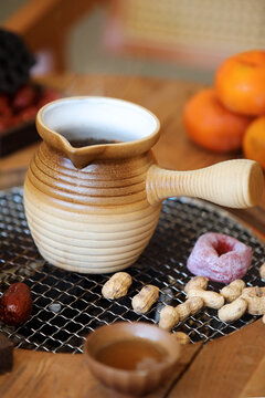 (围炉煮茶是什么意思)围炉煮茶煮的什么茶？如何选择最适合围炉煮茶的茶叶？